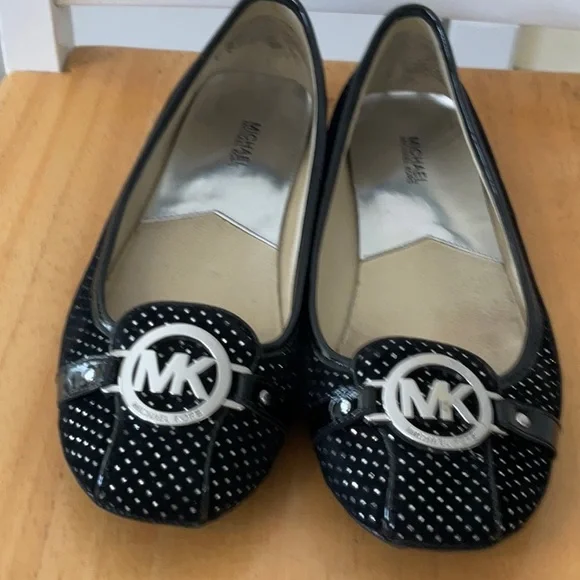 Michael Kors Black Polka Dot Women's Flats - Picture 2 of 7